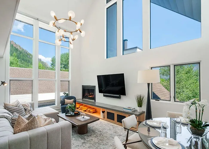 Ski-In Ski-Out 3Br W Central Ac, Views, Pool & Hot Tub